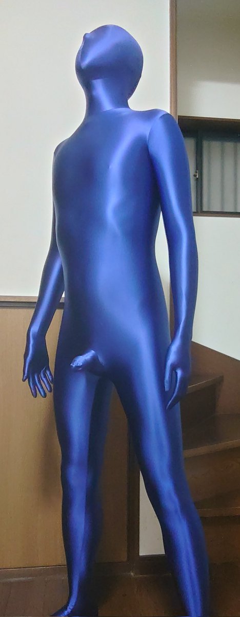 actor_sort's tweet photo. 半年ぶりに祝日の休みが急遽決まりました。
5/3なんですが、急遽決まったので予定なく、、、
普段会えない人と「ピチピチ着たりして遊びたいなー」とか思ってます
行ける人や興味ある人いたらDMでもお願いします！ https://t.co/7pallxTMTO
