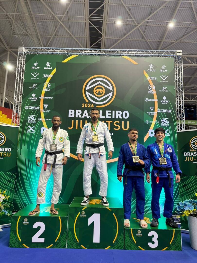 TRIFORCEBJJ's tweet image. IBJJFブラジレイロ2026
マスター2黒帯ライトフェザー級🥉
山田 秀之

トライフォース浅草橋ヘッドインストラクターの山田秀之が、3戦勝ち抜き、見事3位に入賞しました！

たくさんのご声援、ありがとうございました！

#triforcebjj #jiujitsu #bjj #トライフォース #ブラジリアン…