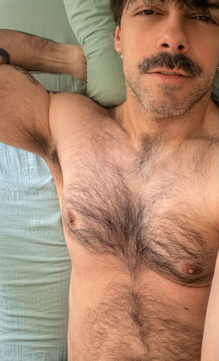 woah_ah_yeah's tweet image. waiting for your mouth #teampeludos #hairypits #collab #onlyfans #furrymuscle #hunk #wolf #hotstuff #hairyguys #hairygay #woof #scruff #grindr #onlyfans #hairyhunks #gaymadrid @hairy_daddys @wis771
@Hairylo55550680 @Hairymag @hairyguysp