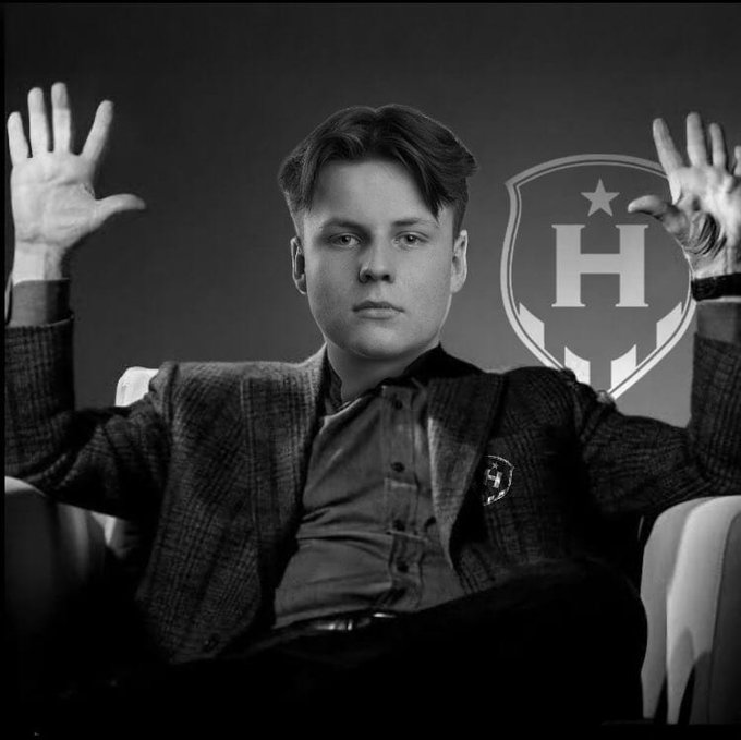 havok arthurwingu bää 🐝 tweet media