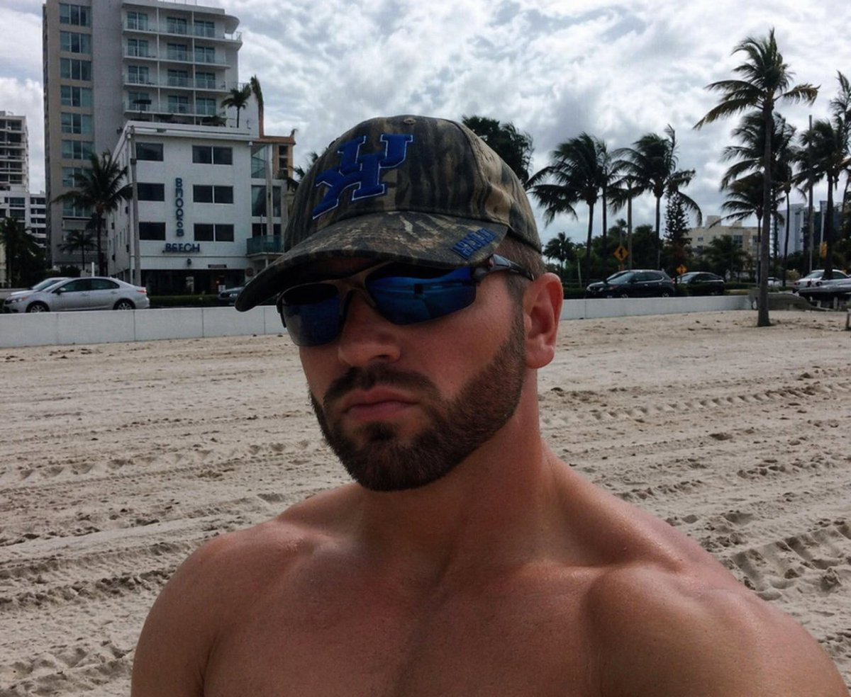 FortLauderdaleBBfucker tweet media