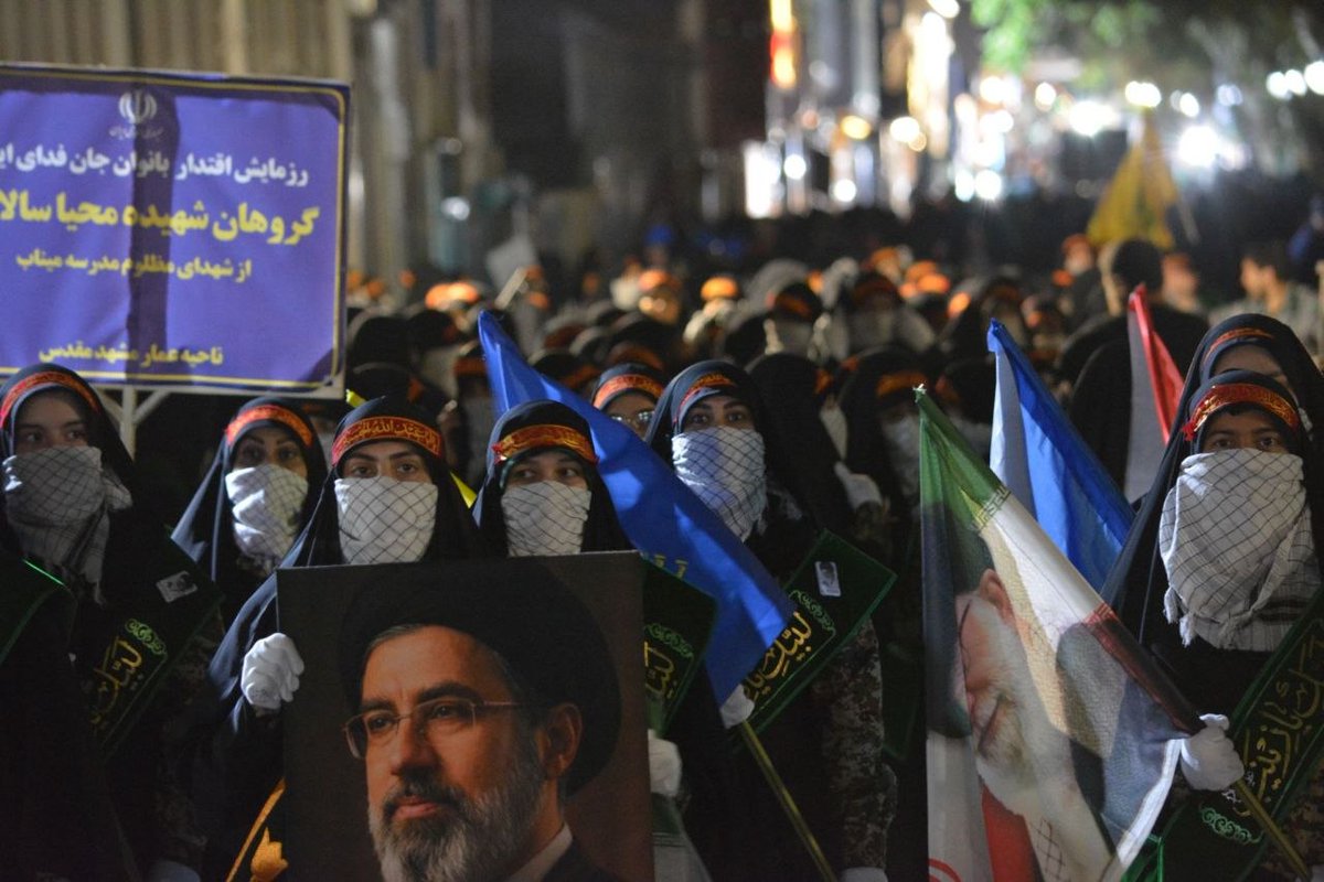 نام گذاری گروهان رزمایش اقتدار بانوان جان فدای ایران در مشهد به نام یکی از شهدای مدرسه میناب
شهیده محیا سالاری
#لشکر_فاطمی