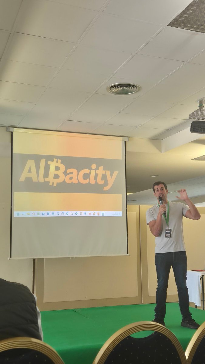 Steve_Soberano's tweet photo. Hablando, entre otras cosas, sobre #apretondeliquidez con @javierbitcoin @btc4pobres https://t.co/jJ7mKYHw1D