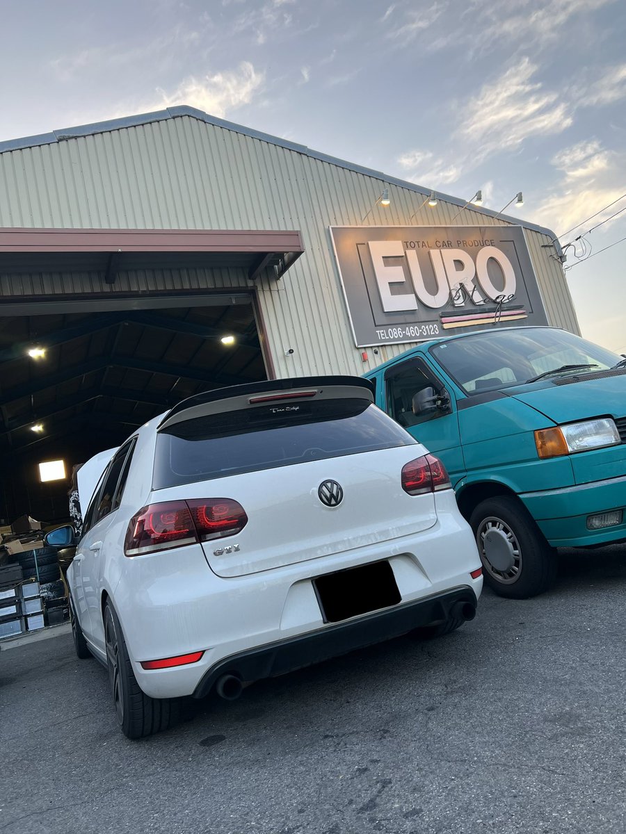 EUROStageTsune's tweet image. ゴルフ6GTIのお客様がオイル交換でご来店です！
いつも定期的にきちんと来てくださります🫡
中の人の元愛車号も大事にしてもらっていてありがたいですね👍
またいつでも何かあれば寄って下さいね！
#EUROStage #VW #Audi #岡山県 #倉敷市 #輸入車整備 #オイル交換