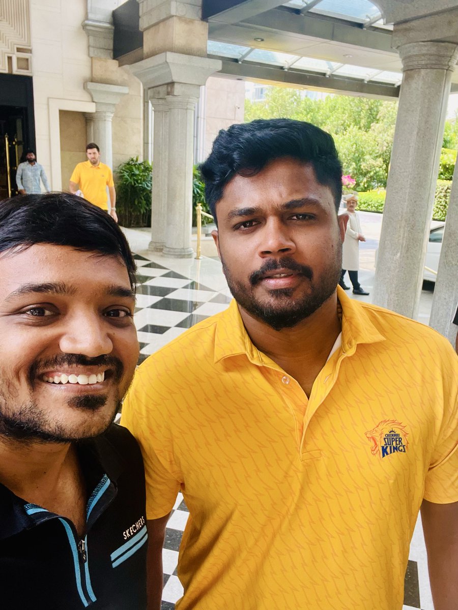sabu92's tweet photo. This man whatever he touches turns to gold 🧡🧡🧡

Bouncer stopped but still sanju said“Va pa seekaram edu “

Bouncer shocked chetta rocked🧡

#csk #cskforever #SanjuSamson #chetta #Sanjuchetta #CSKKing https://t.co/ajjR197rDl