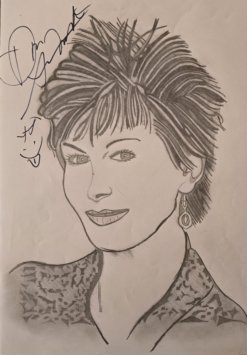 JoeyParlato's tweet photo. This was a very special occasion to have Sharon Mitchell at this event. Very opened minded and so down to earth. Thank you so much for signing both my sketch drawing of you 📷✍️🎨🖼💖 #sharonmitchell @EXXXOTICA #chicago #sketchdrawing #signature #enjoyinglife https://t.co/MTuzuS3WCv