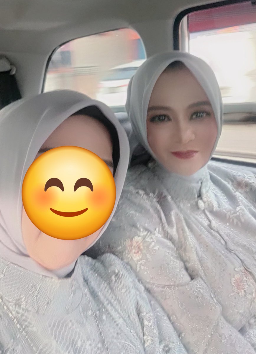 wowo_ierhp's tweet image. C ceuceu setiap ada kariaan kel besar nan notabene lebih dekat ke dia,bahkan anak2 memanggilnya uwa kecil,selalu ikut dgn kami

Aku sampai bertanya "ceuceu dengan siapa?"
Katanya "har! Ya mami atuh!"

Kok aku beda waktu ke undangan sebelumna ke tetangga kampungku! Hahahaa #ups 🤣