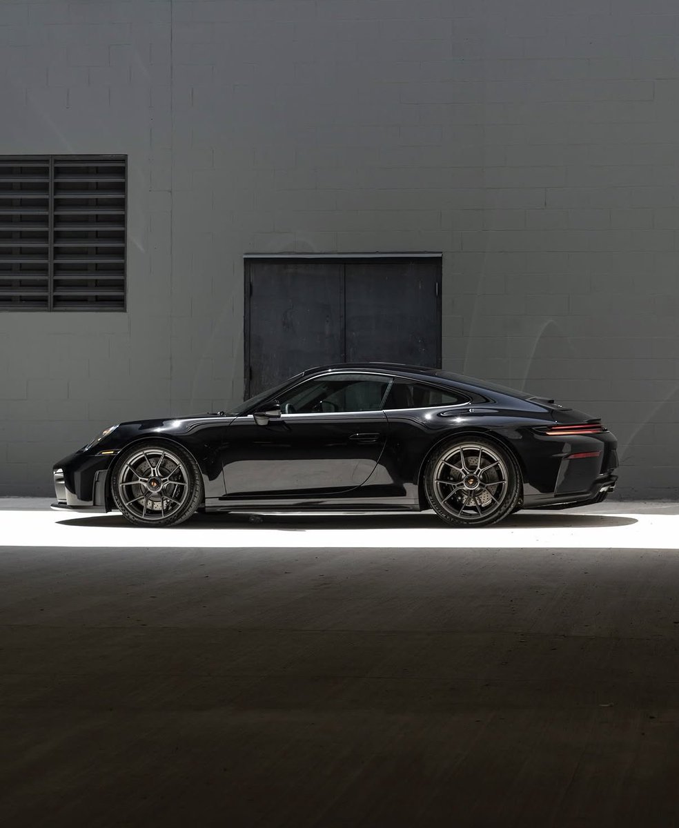 LUX Cars tweet media