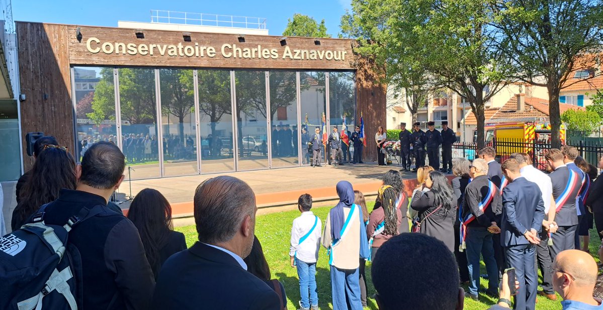 KimbassaRene's tweet image. Commémoration du génocide arménien de 1915, au conservatoire Charles Aznavour aux côtés de la diaspora arménienne de #Colombes

Le RN se souvient pour défendre la vérité et préserver l’avenir

#memoire |  #genocidearmenien |  #transmission |  #HautsDeSeine | #Circo9201