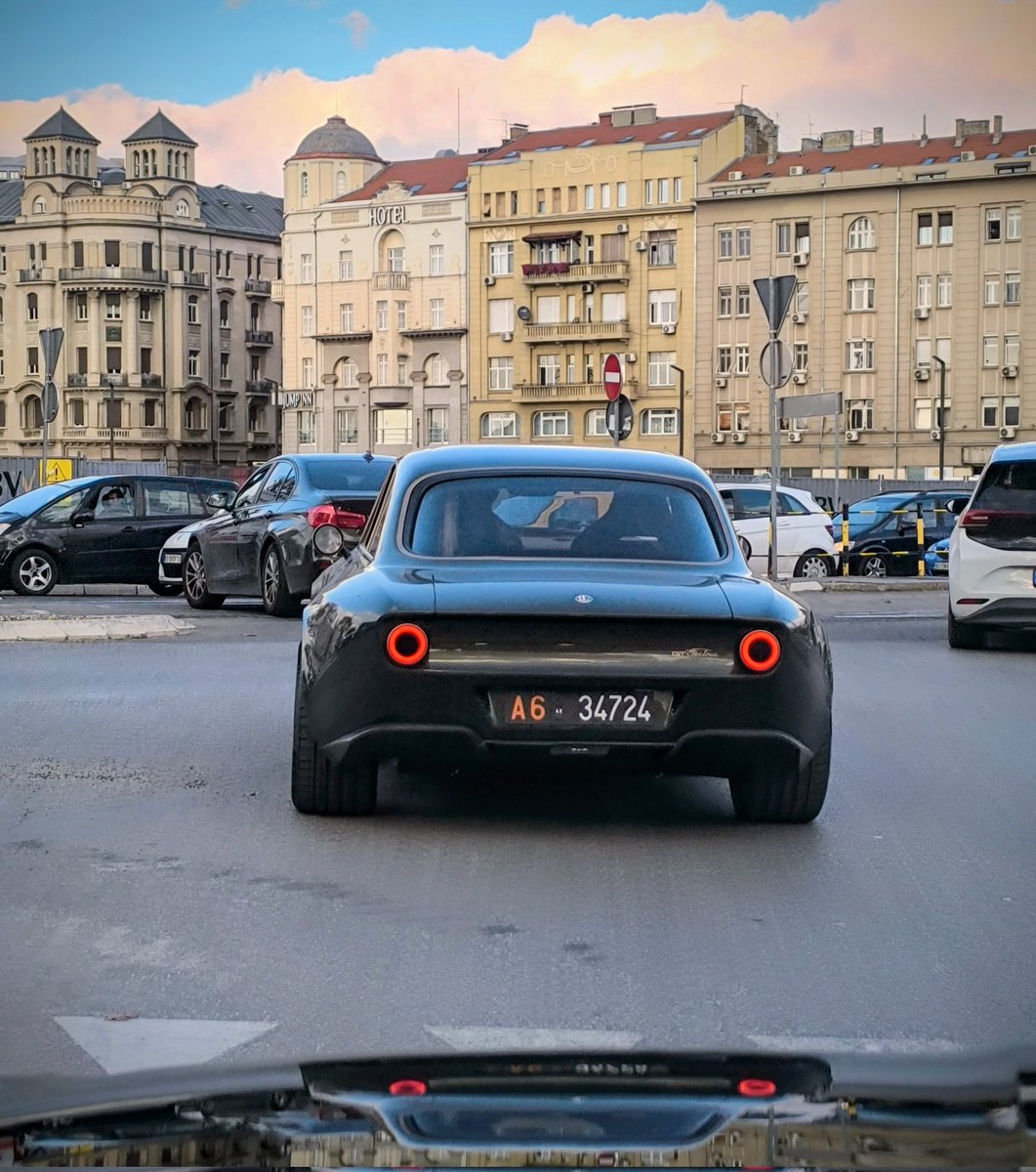 Najlepši krševi na svetu. Možda sa strujom bude bolja situacija.
Alfa Romeo GT electric sa 590 elekto konja. Prva slika sa neta, a druga moja