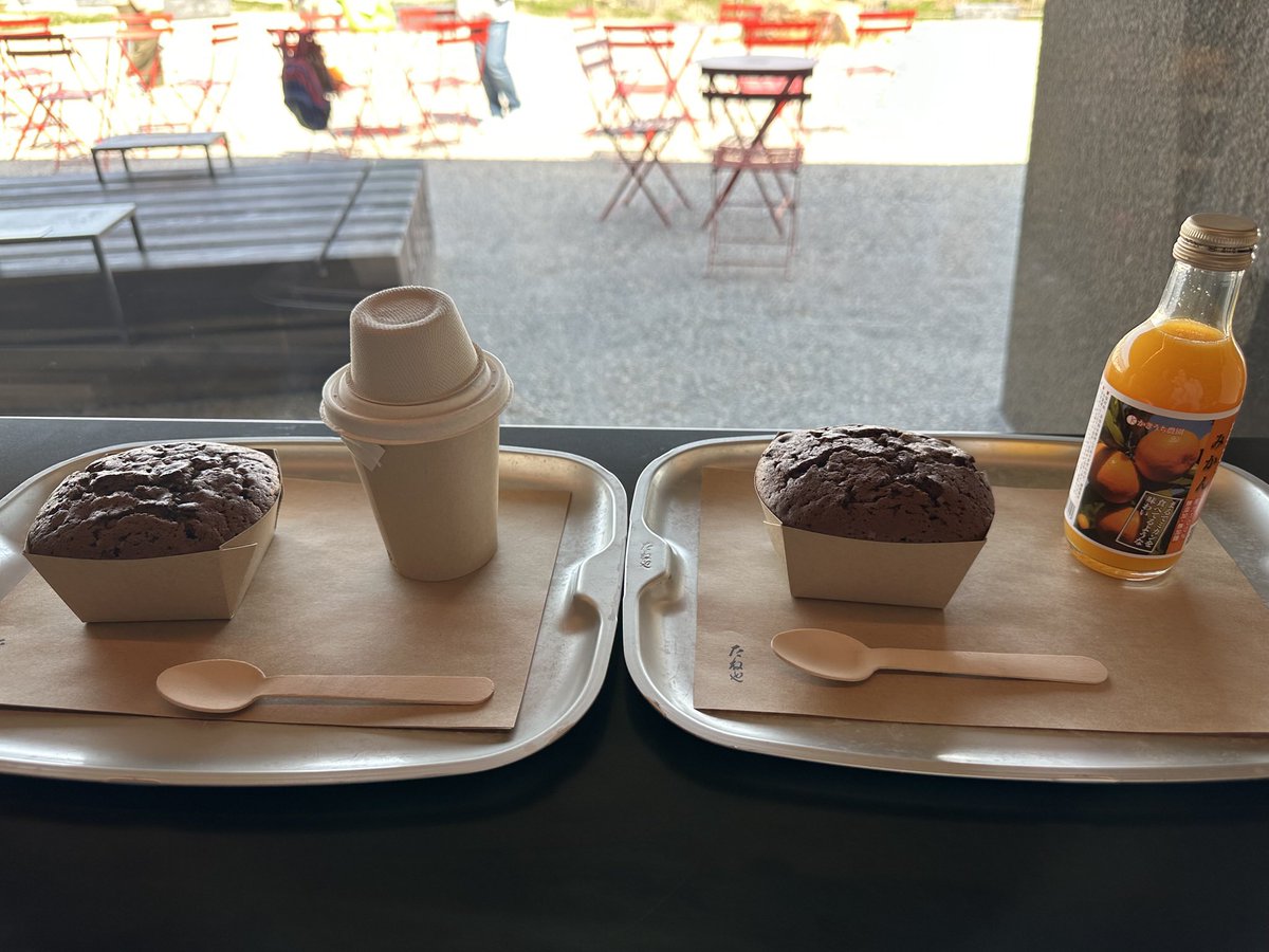 mii_cha_room's tweet image. 今日はいいお天気でした☀️

のんびり何にもしない日！
何もしなさすぎて、ちょっと疲れました🥱

先日行ったLAGOの写真みながら、またカステラ食べたいな♡と想像してました💦

#LAGO #たねや #カステラ