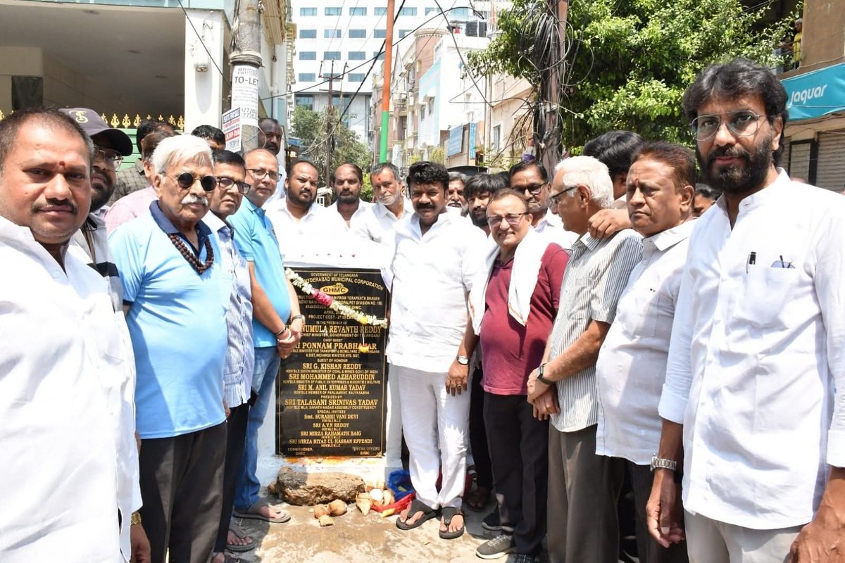 YadavTalasani's tweet image. Launched development works in Ramgopalpet Division 🚧
✔️ VDCC Road – Kurma Basti (₹25L)
✔️ Storm Water Pipeline – DV Colony (₹27.5L)
#Development #Hyderabad #Infrastructure #PublicService