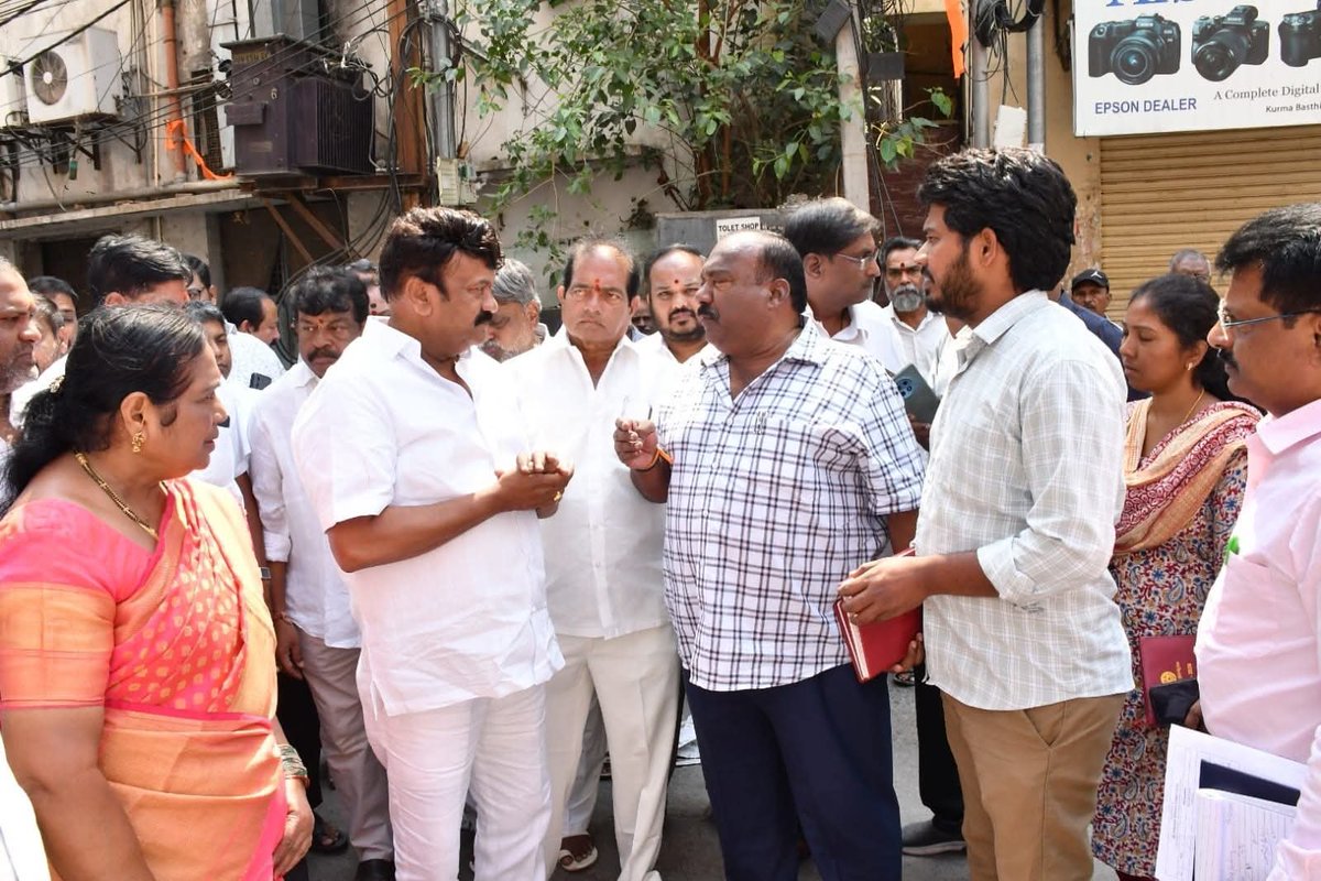 YadavTalasani's tweet image. Launched development works in Ramgopalpet Division 🚧
✔️ VDCC Road – Kurma Basti (₹25L)
✔️ Storm Water Pipeline – DV Colony (₹27.5L)
#Development #Hyderabad #Infrastructure #PublicService