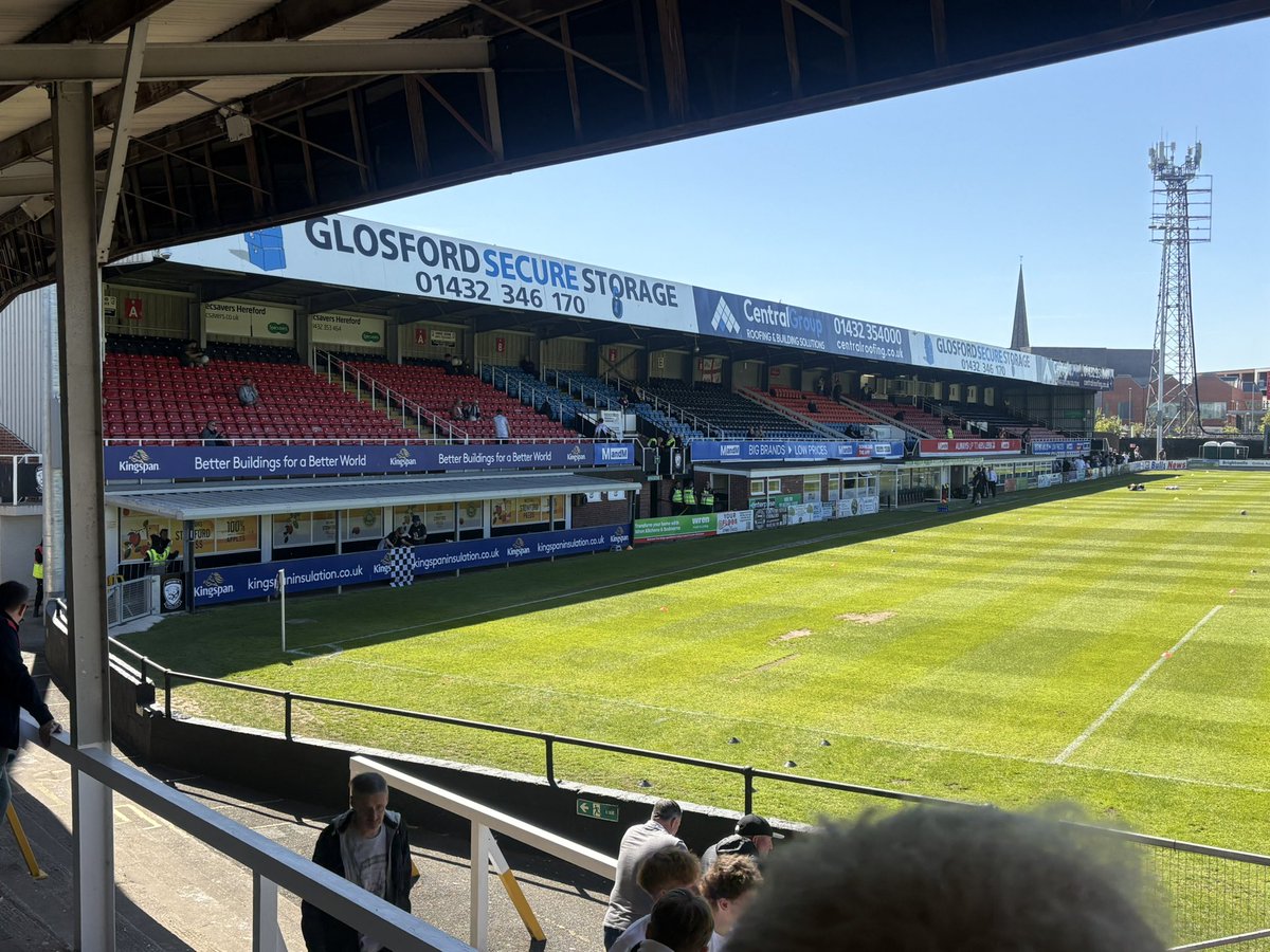 john_nufc42's tweet image. Locked in ⚽️😎

#hufc #hfc #herefordfc

@HerefordFC @hfcclubshop @HFC_Community