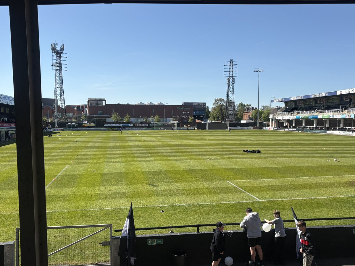 john_nufc42's tweet image. Locked in ⚽️😎

#hufc #hfc #herefordfc

@HerefordFC @hfcclubshop @HFC_Community