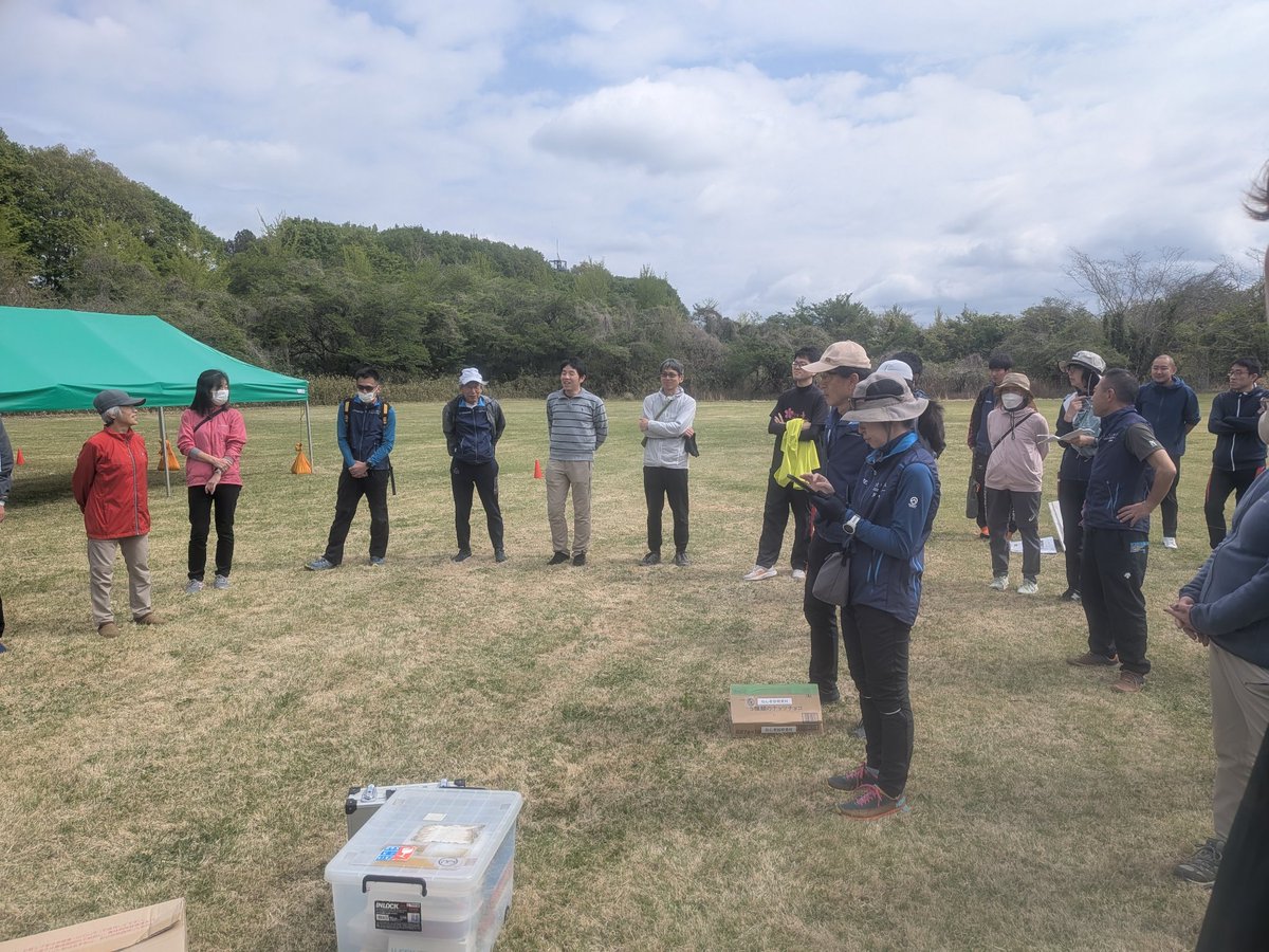IrumaOLC's tweet photo. \\明日は茶の里大会当日‼️//
今日は設置や配布物作成などを行いました！運営に慣れたメンバーが多く、ぐんぐん作業が進むのも入間市OLCの強みの一つ！💪
年齢や競技歴など関係なく、クラブ員皆で協力し合いながら大会を作り上げています🙌 https://t.co/WqIsnnej7h