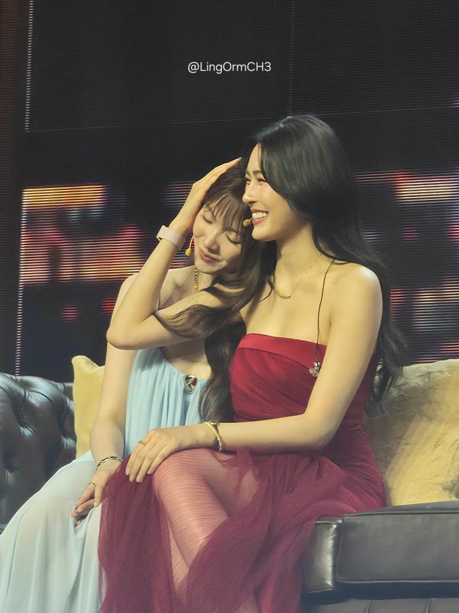 ซบหนึ่งคน ชื่นใจทั้งด้อม 

LINGORM X NOOM KANCHAI #LingOrmHeartTalkXKanchai 
#LingOrm #หลิงออม‌