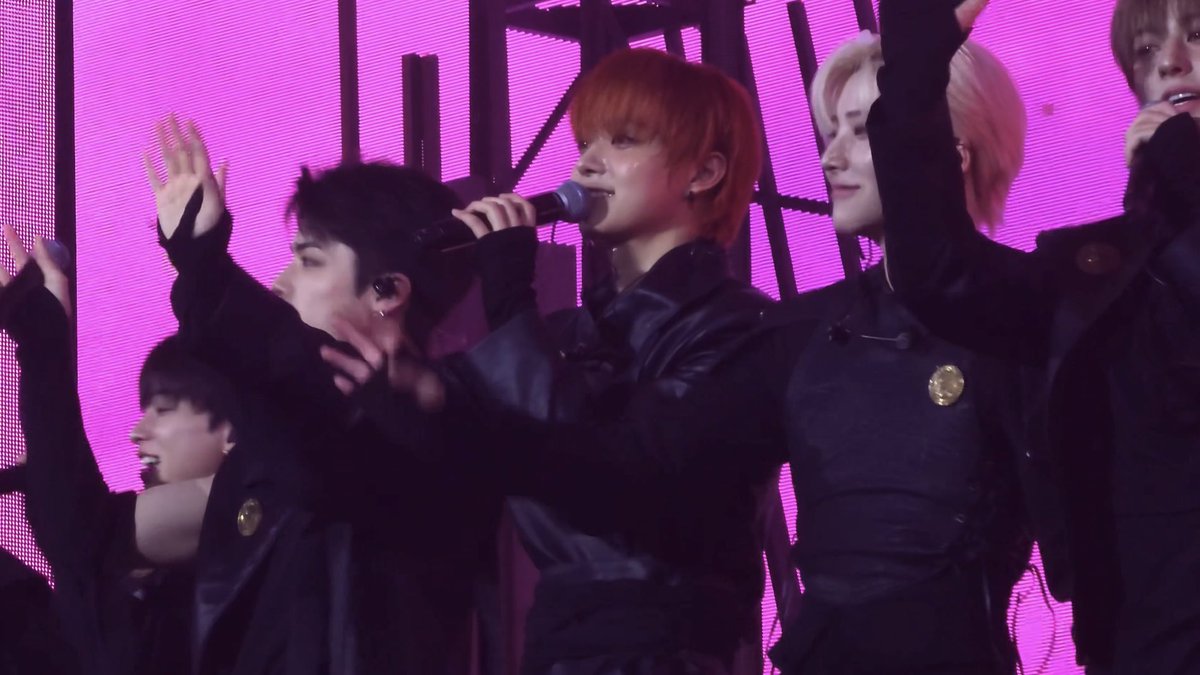 컴백 축하합니다、、🐺🐺