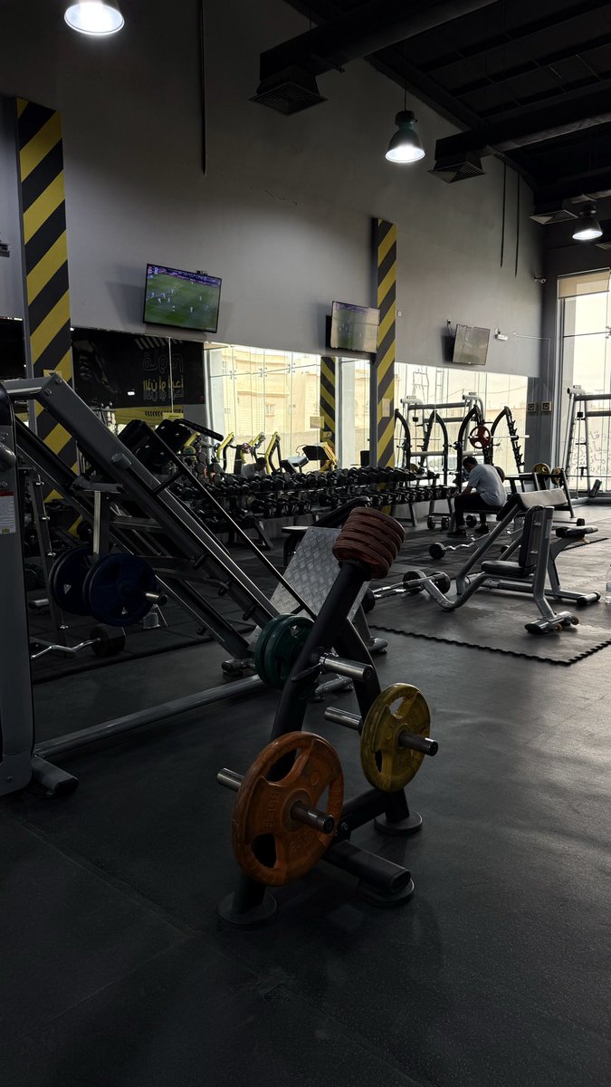 عـلي tweet media