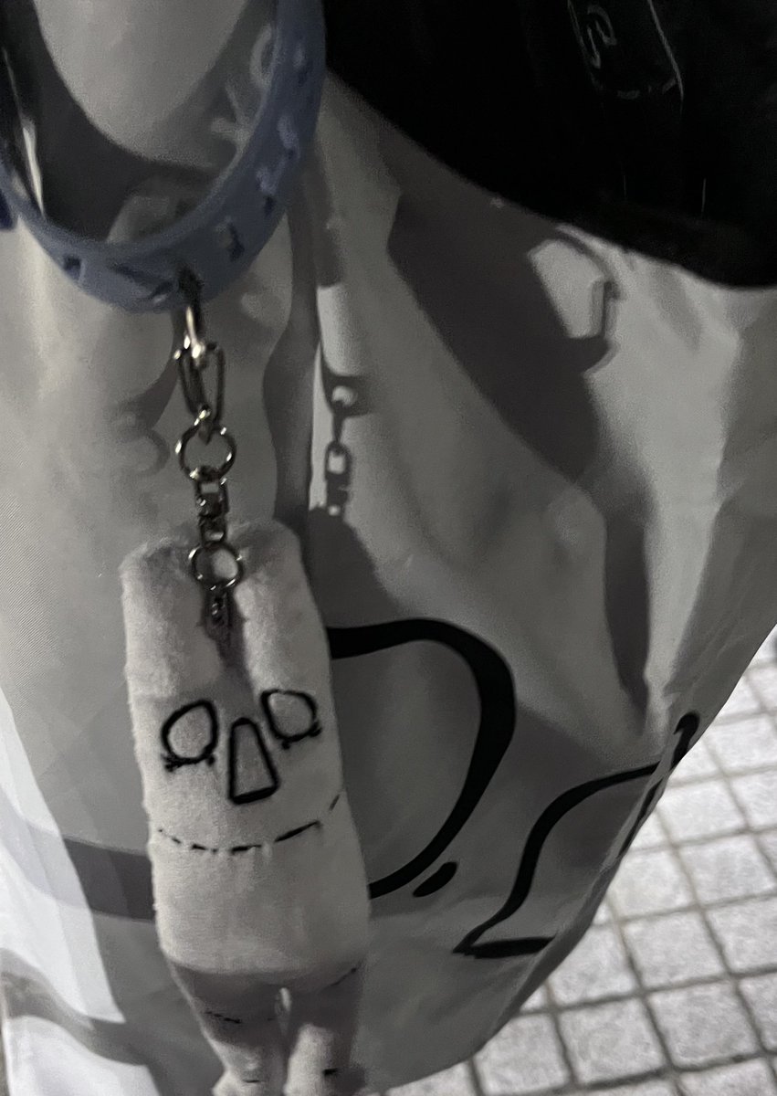 _nir2's tweet photo. ヨルシカいてきた https://t.co/ahLSAXu6P3