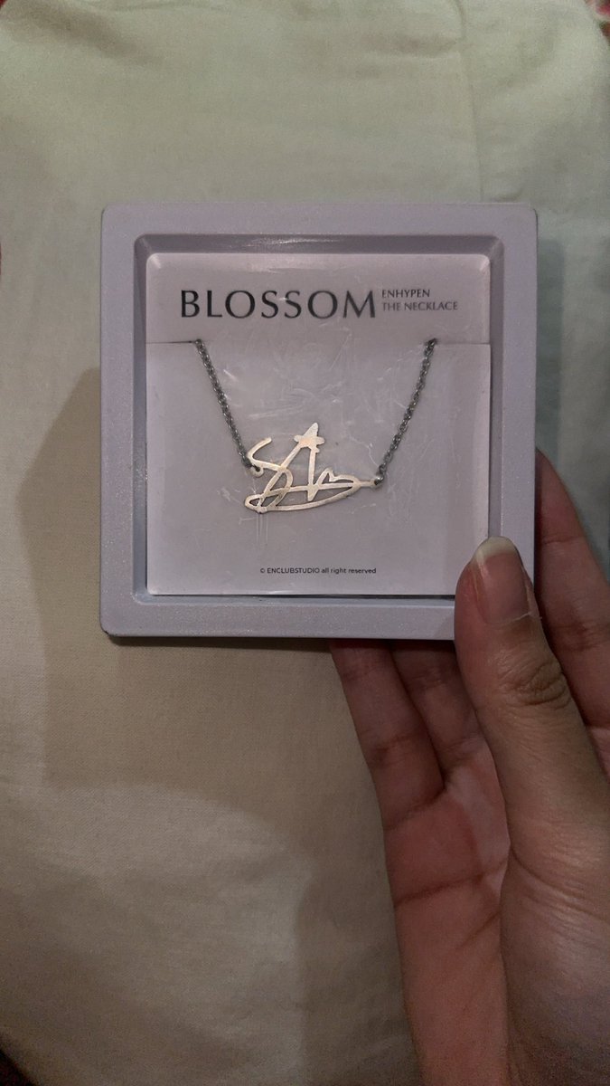 #ensell WTS in rush aab jake &amp; enhypen

- yang damage : 
magazine yg pink
jake dark blood album

Yang beli bundle jake atau billboard magz dapet free jake signature blossom necklace
 
hanya gosend ‼️
📍Depok, pangkalan jati , Jalan Andara ujung 2 No.43