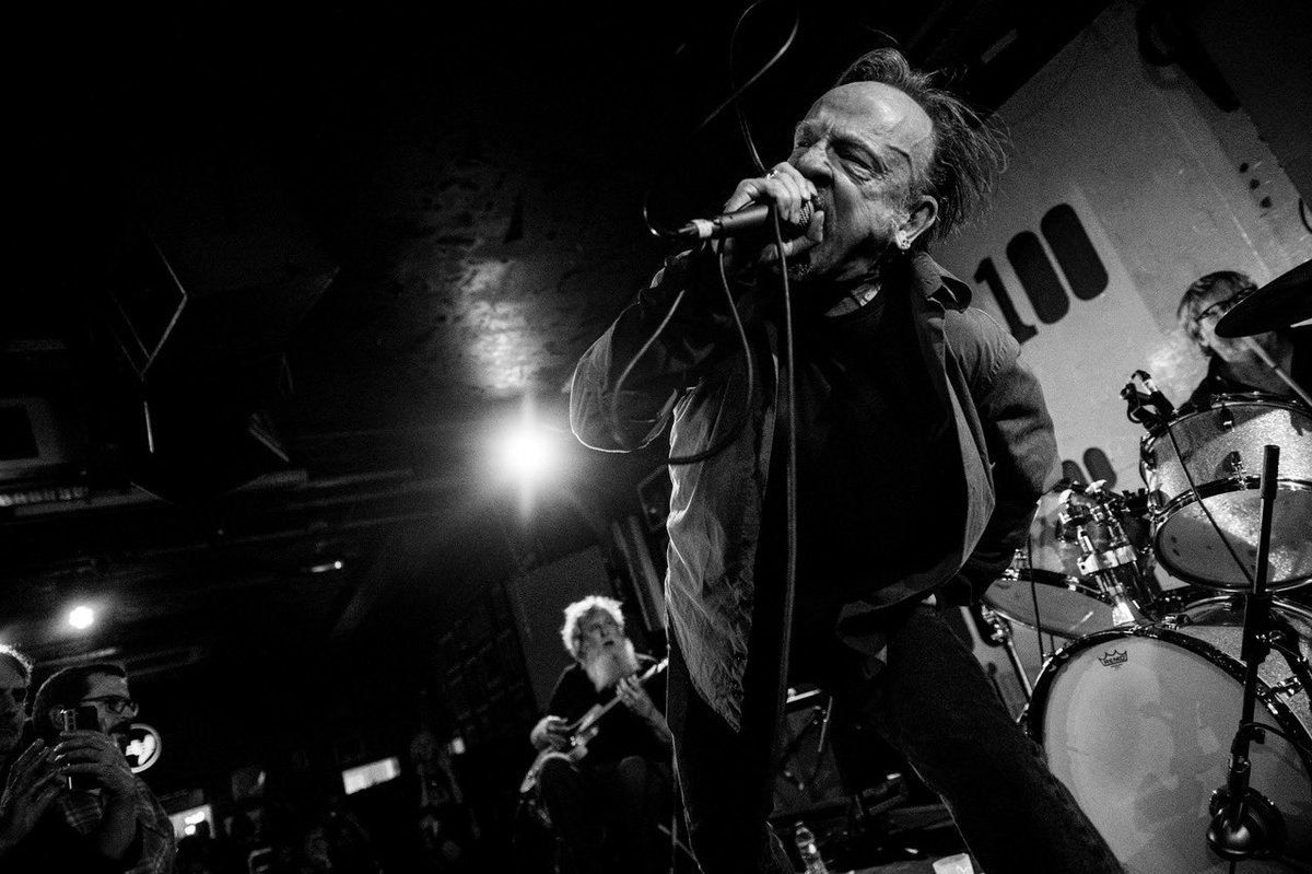 SilverCRecords's tweet photo. A few more shots by @nicholasasayers of our adventures with David Yow at the 100 club London. + Paris was sold out and beautiful last night~ thank you 🥂💥❤️

Next stop @neuezukunftstralau BERLIN! 

Full EU/UK Tour Dates/ Tickets: https://t.co/QVx1fzwYNj https://t.co/PW9xAAMNyK