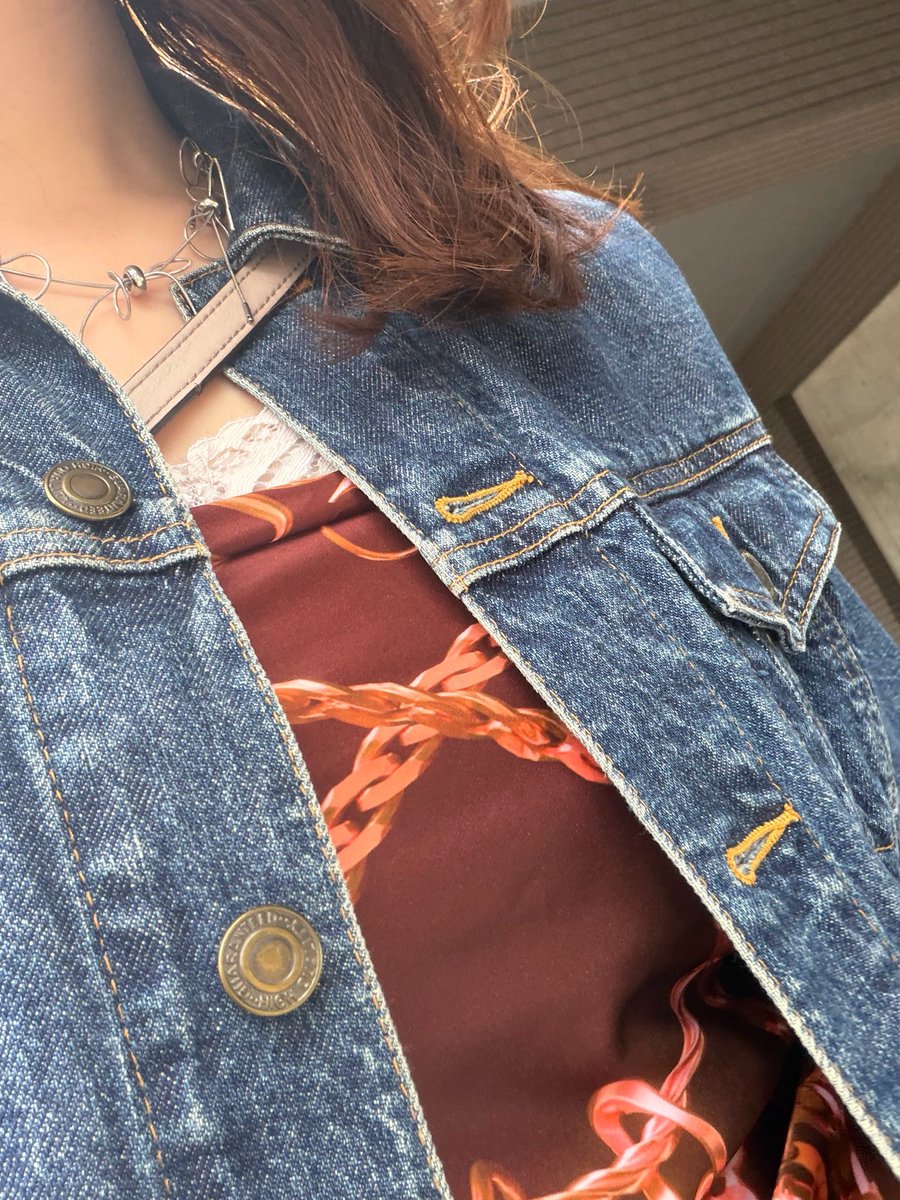 lethe_mo's tweet photo. さっきまで服だったものがおしゃれ風呂敷に変身（アクリルスタンドがカバンに入らなかった） https://t.co/0EdTGcAB7p