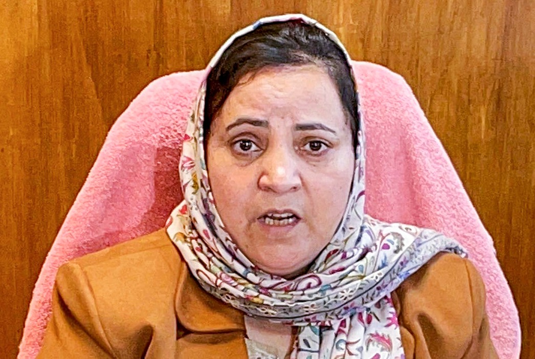 RisingKashmir's tweet image. Use of abusive language on #Facebook 'biggest humiliation': @sakinaitoo

risingkashmir.com/abusivelanguag…