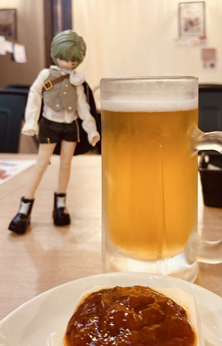 nettaigyoTeddy's tweet photo. 勤務終わって疲れ果ててるので知り合いのお店に飲みに来た。オーナーの送迎あり！サイコーすぎる❇️ https://t.co/yi7lCgfcTW
