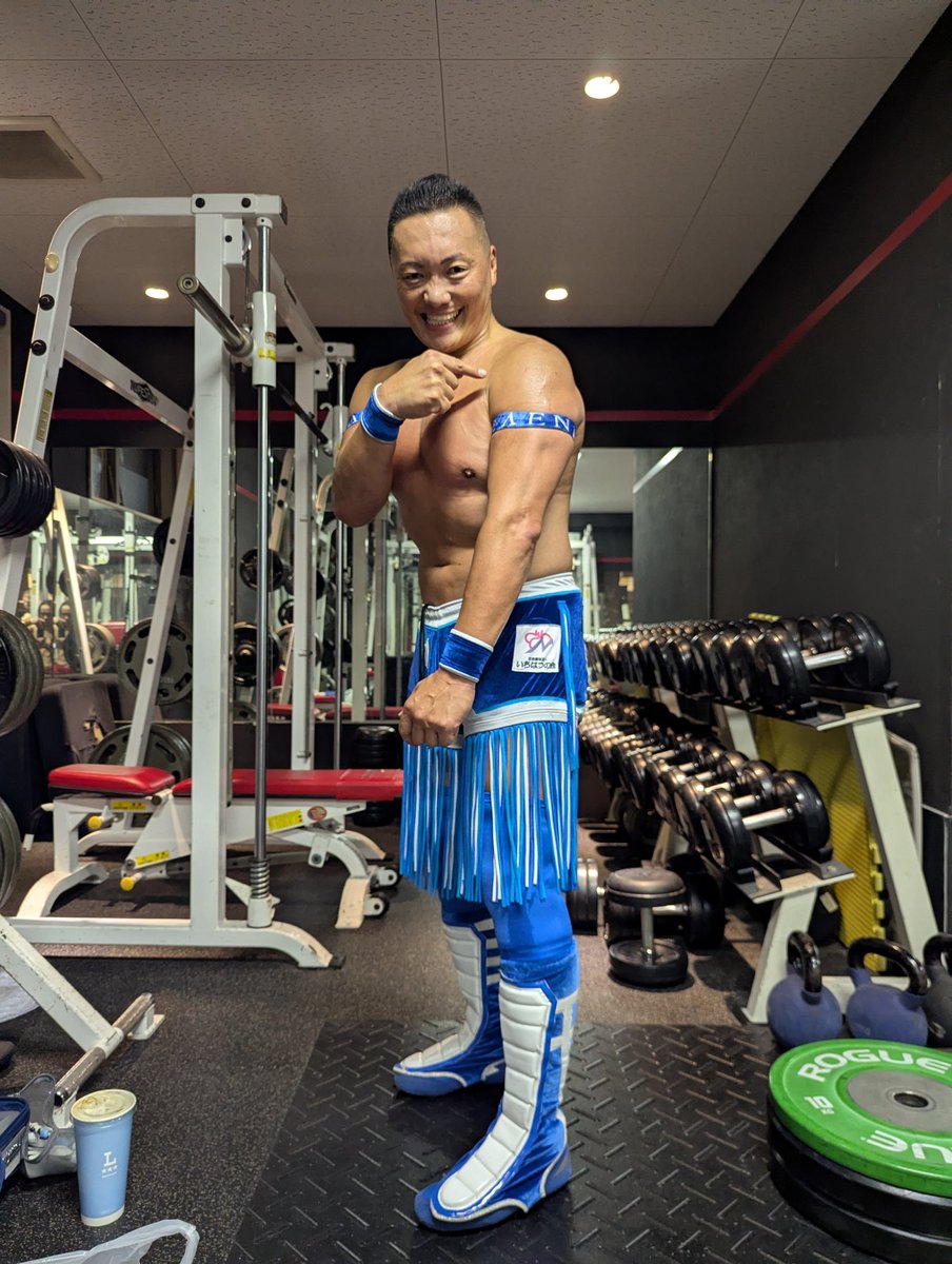 supercima1115's tweet photo. 取り急ぎ、CIMAリングに戻りました🙏🏼

左肩違和感、痛みナシっ！

48歳、間もなくキャリア29年、青春を走り続けます😊

#大阪プロレス #社会保険労務士法人AAO #社会福祉法人いちはつの会 #GetonStore #丸山工業株式会社 #P_C https://t.co/U8Zfh4vYA2