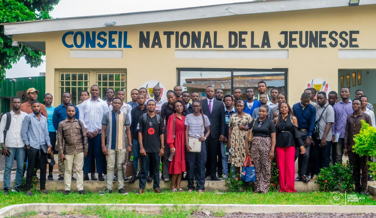 Ronaldo_Mayumbu's tweet photo. Plus de 300 jeunes formés en entrepreneuriat par le @CnjRDC .
Mais surtout :
300 rêves réveillés
300 déclics
300 engagements à créer, oser, bâtir
@fatshi13 @GraceKutino @Anthony_Nkinzo @EbambiKatalayi @mbuyiclaude12 @MiguelKashal @LMunzemba @JosephMbuyi @fspeej_RDC 
1/2 https://t.co/OmA8pCghbz