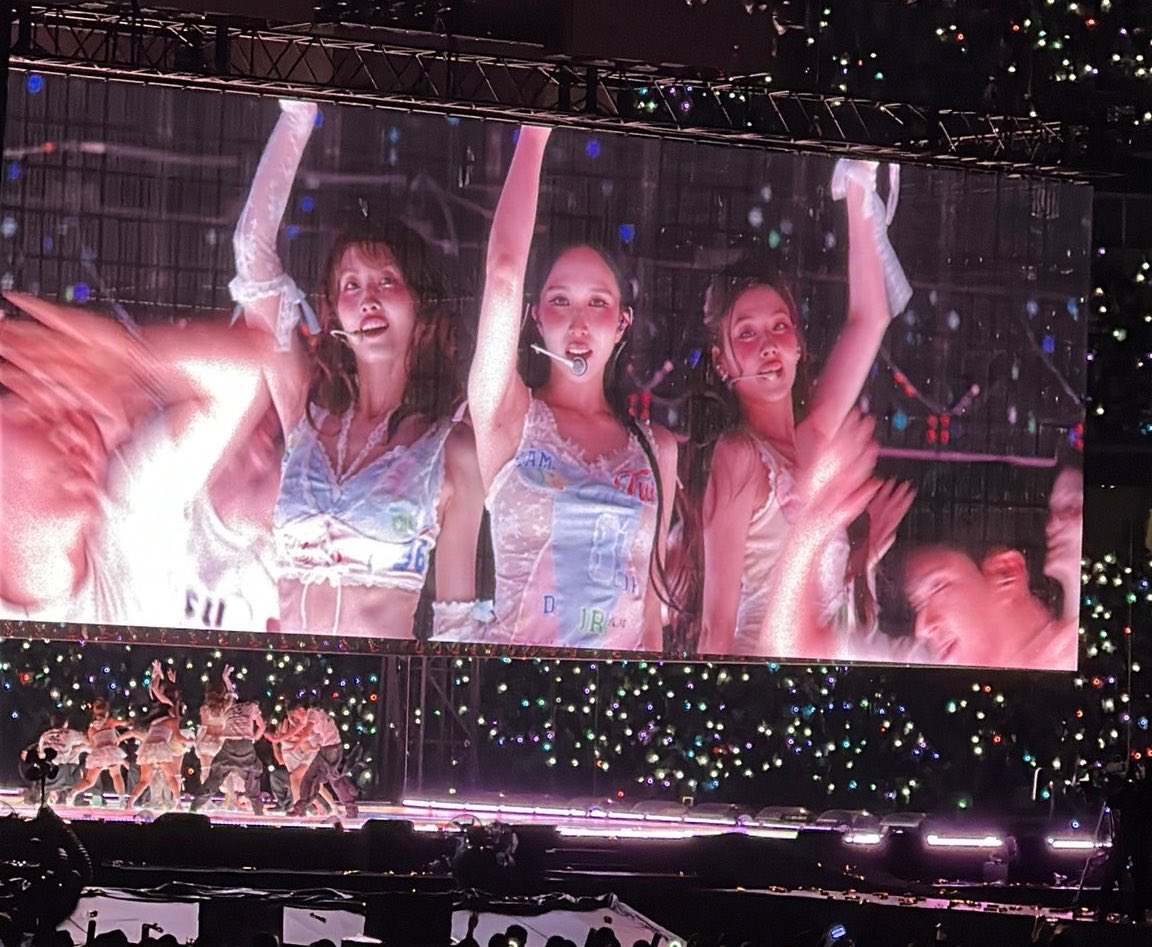 MISAMO CONFETTI OH MY GOD.