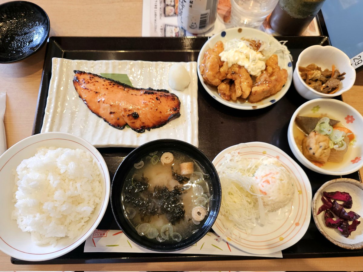 おおすけ tweet media