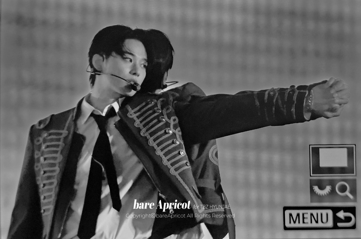 𝒃𝒂𝒓𝒆 𝑨𝒑𝒓𝒊𝒄𝒐𝒕 tweet media