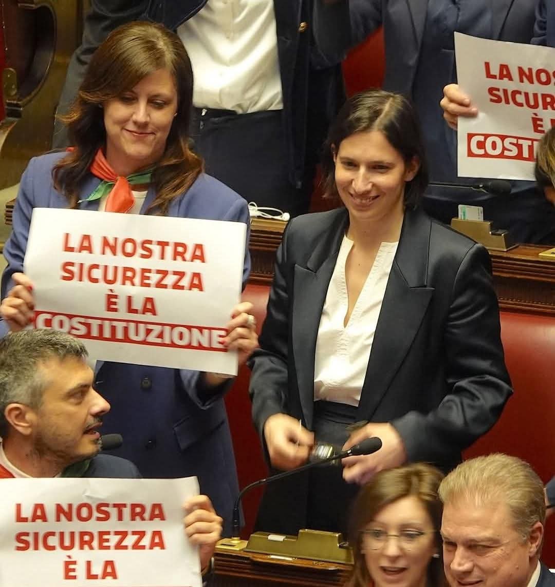 FaniSimonu34434's tweet photo. TRISTE CHE I #MARANZA & C SPUTANO SULLA #COSTITUZIONE E CONTINUANO A #STUPRARE, #RAPINARE, #PERCUOTERE ANZIANI/DISABILI (PER DERUBARLI) E (ANCHE) AD #UCCIDERE ! LA VOSTRA #SICUREZZA DEVE ESSERE #GARANTITA DA UNA LEGGE CHIARA E SEVERA, APPLICATA DA #GIUDICI, SENZA SCONTI DI PENA ! https://t.co/7W3mgSEVkI