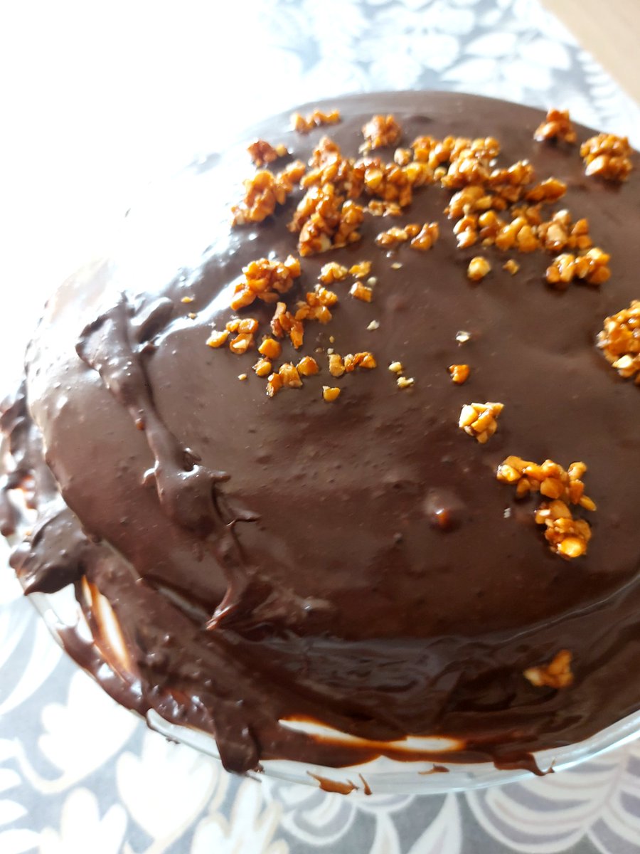 DrKhan_do's tweet image. Saturday starts best with cake 🥮🍰

Chocolate, almond &amp;amp; a good cup of coffee on the side ☕

#cake #breakfast #Chocolate #Almond #Coffee #Saturday