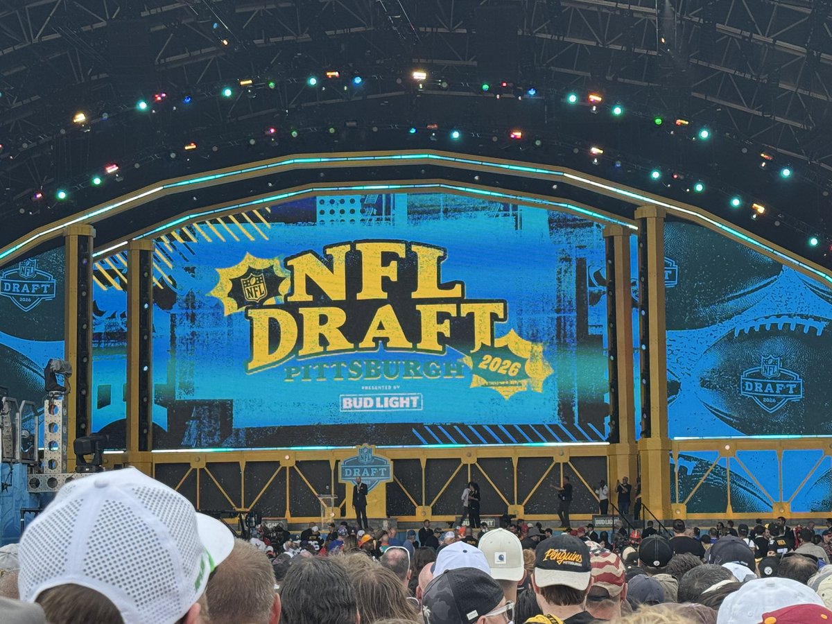 bengaljims_BTR's tweet image. Appreciate the hospitality, Pittsburgh — y’all did it right for the #NFLDraft 👏

Now back to a city with a better QB, better food, better skyline, and better football in 😉 😂

#WhoDey #CINCINNATI 🧡