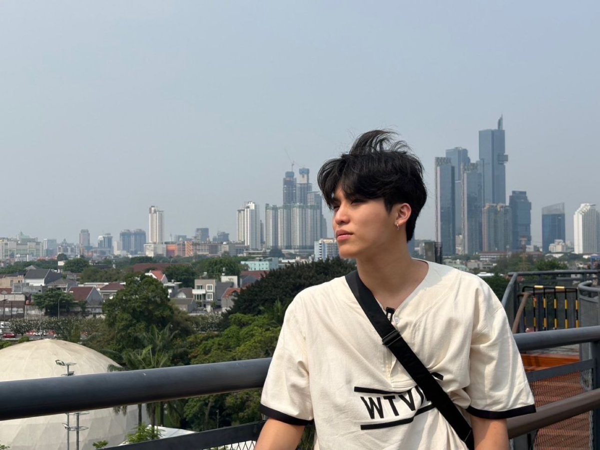 it's Lisa tweet media