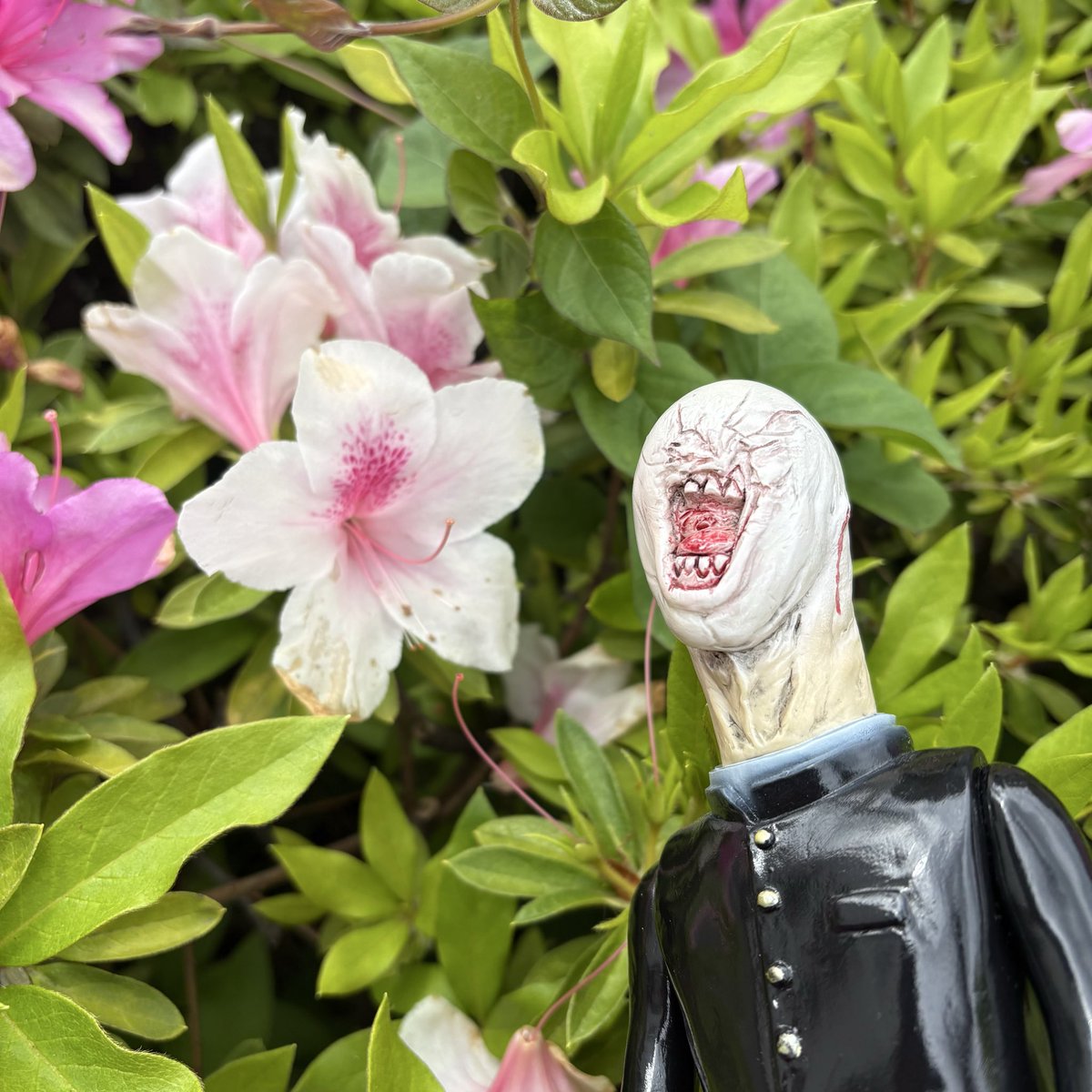 🚃「おいおい、似すぎだろ‼️生き別れた兄弟か⁉️」

#暗黒エンターテイメント
#闇玩具を置けばそこはもう異世界