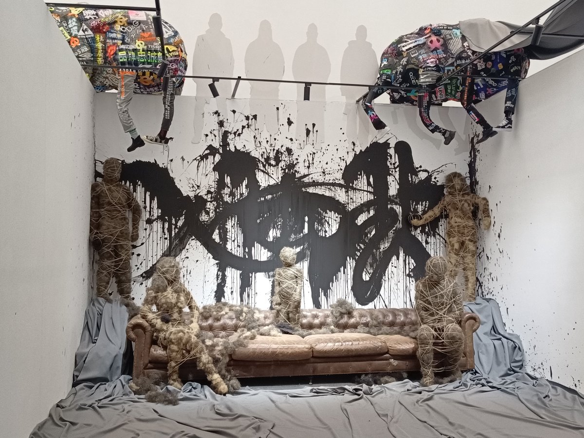 BLOG_DO_MANOLO's tweet image. "Dive into Chromatic Flow—a immersive light installation where hues shift like breath. Wander through glowing archways, let color wrap your senses, and find quiet magic in the chaos. Open daily 10am–6pm | City Art Lab  #ArtExperience #LightArt #SensoryMagic"