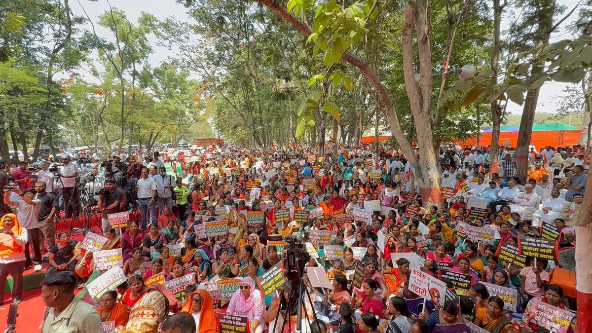 RitzSony's tweet photo. सदन में महिला आरक्षण बिल पास नहीं होने देकर विपक्षी दलों द्वारा महिलाओं के अधिकारों पर किए गए प्रहार के विरुद्ध आज प्रदेश भाजपा द्वारा रांची के मोरहाबादी मैदान से अल्बर्ट एक्का चौक तक आयोजित महिला आक्रोश मार्च !
#mahilamorcha #AakroshRally #BJPJharkhand https://t.co/VoEYiPIwJI
