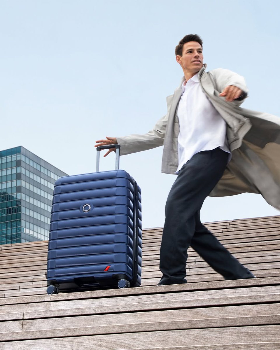 twintair737's tweet image. 🧳✈️ Free to explore - delsey.com (@delseyofficial | IG). 
Un bagage de voyage estampillé de l'accent 🇨🇵🇪🇺✈️ #AirFrance - Synonyme d'élégance à la française. 
Of course! Naguib de Lyon .. #Travel #Tourisme @tourmagtravel @airfrance @AFnewsroom. 
📸 ©️AirFrance | IG.