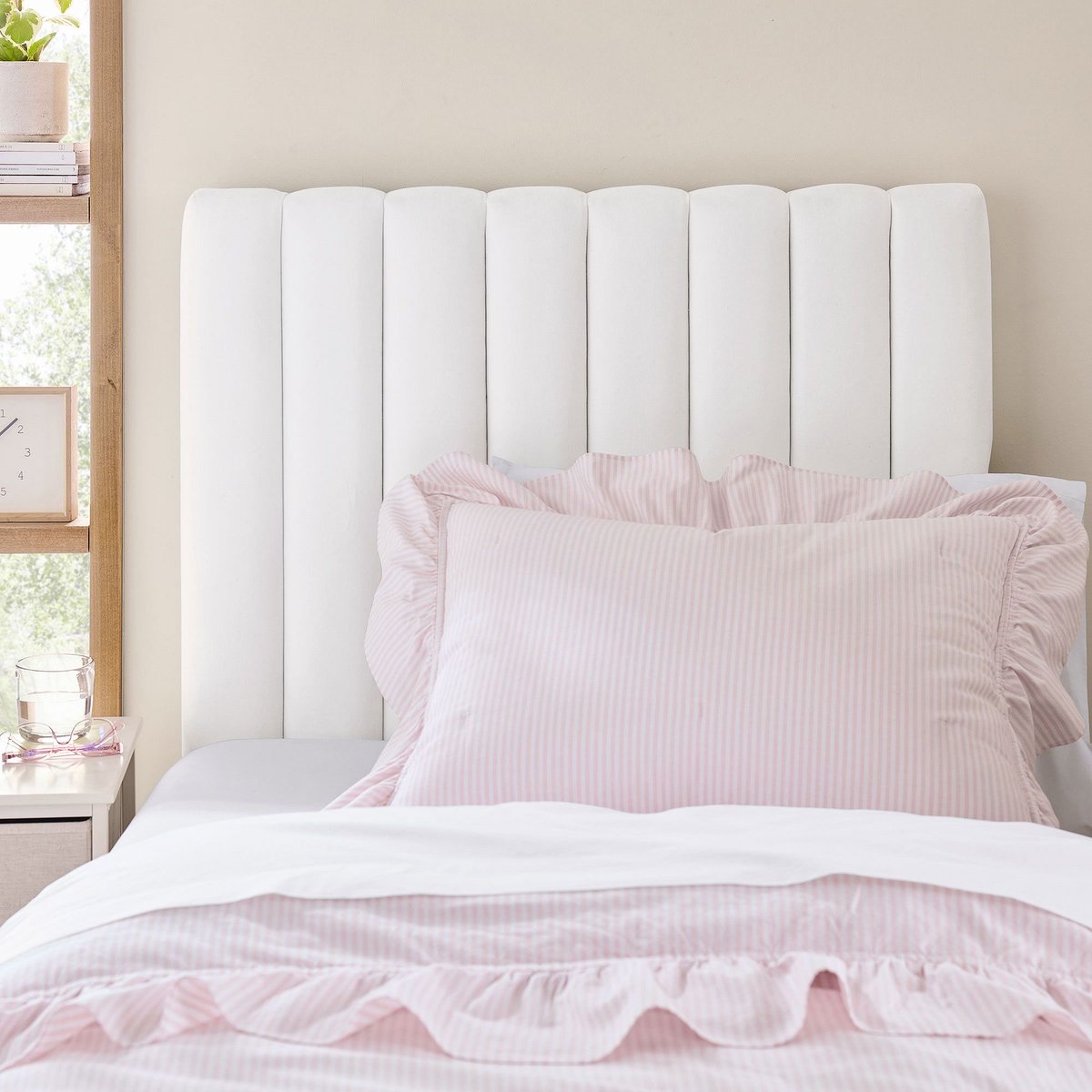 AlexsandraBossi's tweet photo. @ericagurl147 @DoctorTurtleboy @monk_understudy Smart Avalon No Nails Dorm Headboard https://t.co/FAmRJa2qwv https://t.co/hckWdcylNw