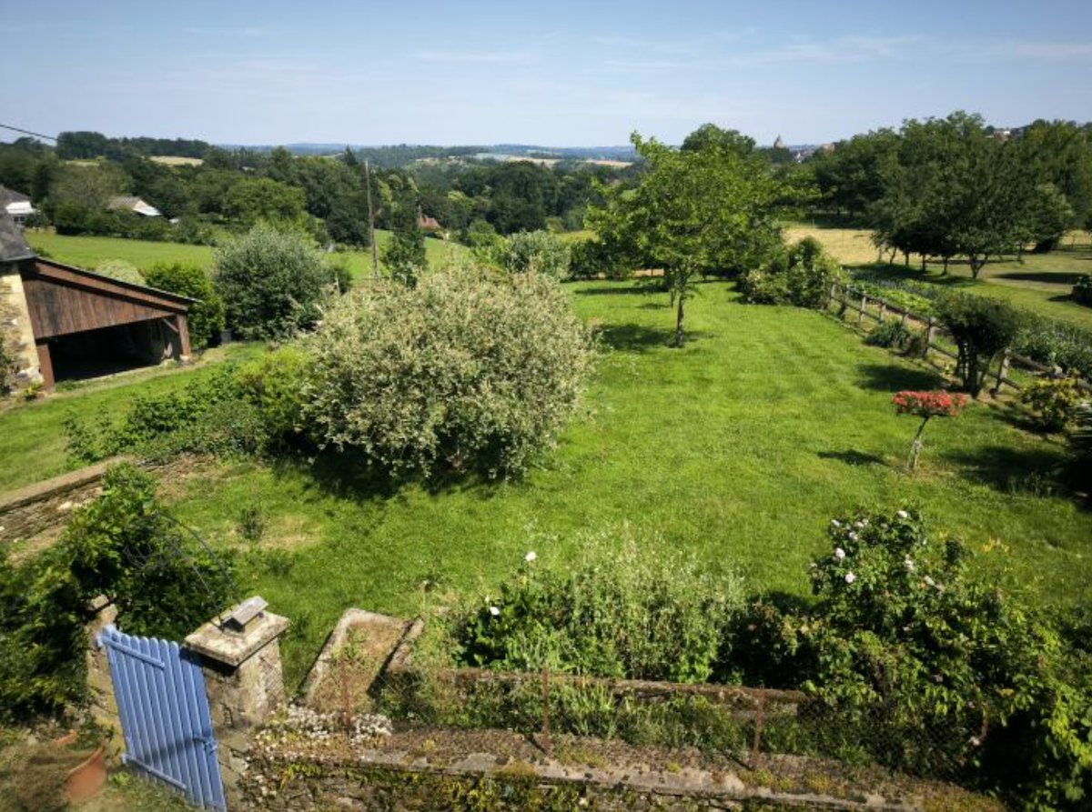 Cle_France's tweet image. French Property For Sale - Detached Rural House with Landscaped Garden

Priced at only 139,000 Euro FAI - REF Number: AMR00110

Location - Near to Payzac, 24270, Aquitaine, Dordogne, France

Learn More - 

clefrance.co.uk/all-properties…

#France #property #forsale