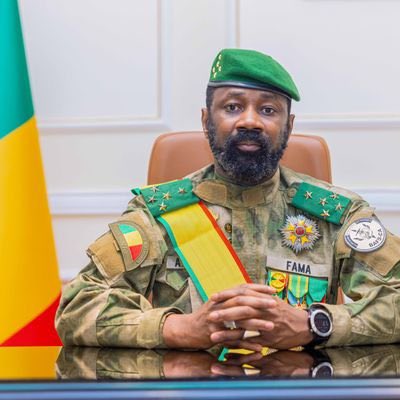 🚨 Mali 🇲🇱 : selon nos informations, le chef de la junte, le général Assimi Goïta, a été exfiltré ce matin dès le début des incidents signalés à Bamako, notamment aux abords de l’aéroport.