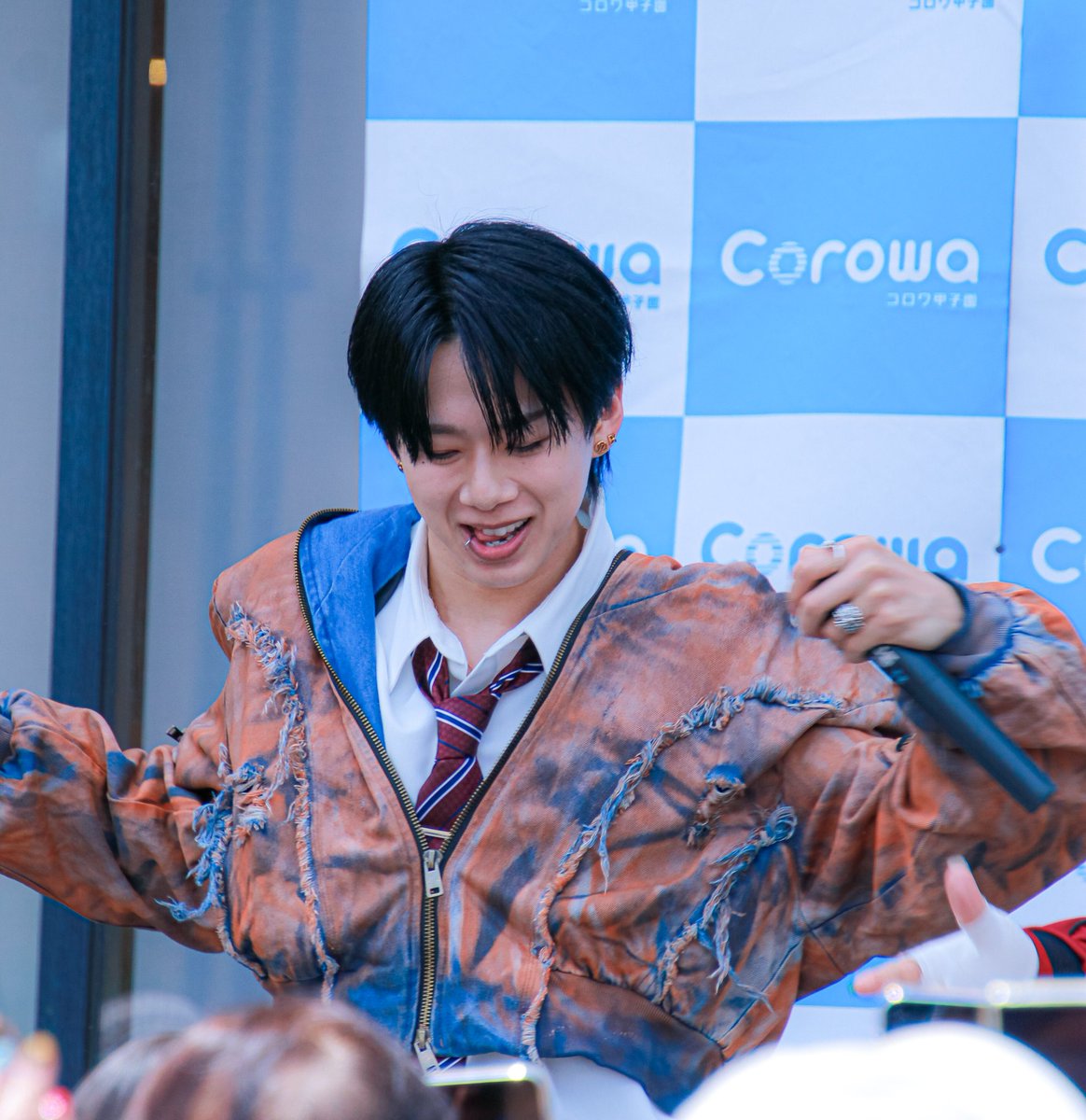 みおち tweet media