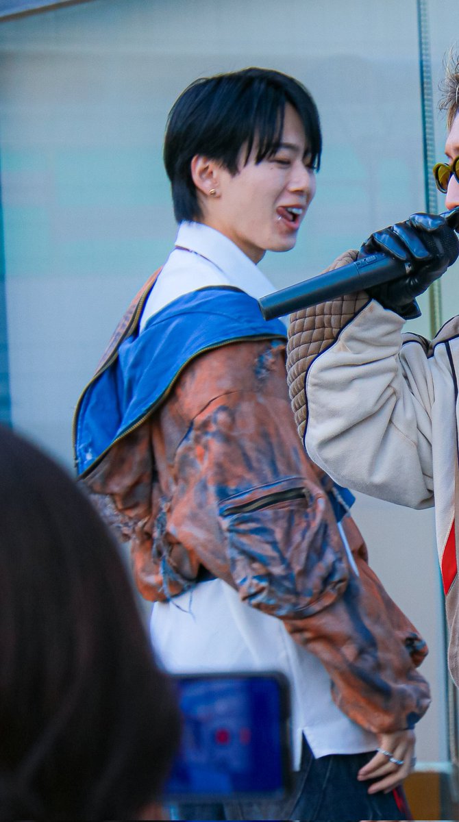 みおち tweet media