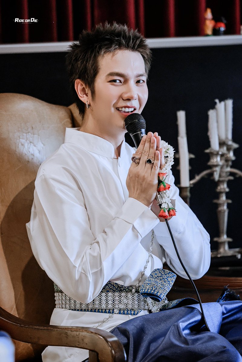 ▪️04.25.2026 Bangkok｜lostrose exclusive

"想与你交换
          封存的每一阵风、每一朵花"

<a href="/JakeB4rever/">BIU.</a> 

SPLASH WITH BUILD SOAP

#LostRosexBuild
#BuildJakapan 
#Beyourluve