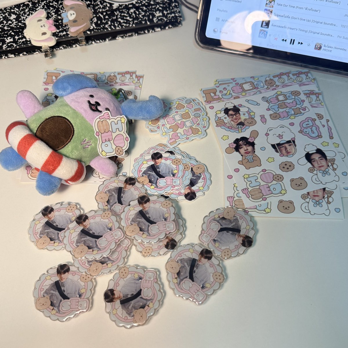 ariesmmie's tweet photo. 𝒻or #UltimateStarrySEA27th 

พรุ่งนี้อย่าลืมมารับน้องกลับบ้านกันนะคับ♡ᵎ 
🐩* มี griptok น้องซีบ้อกแบ้กให้ 10 คนแรกด้วย

( มารับกันเถอะน้า เก๊ากลัวแจกไม่หมด ㅜ.ㅜ♡♡ ) https://t.co/v7XwLk3q75
