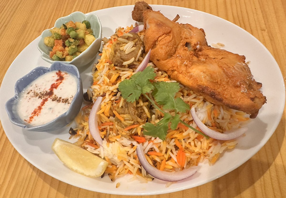 ナマステ🙏🏻
🌸ゴールデンウィーク げんてい🌸

5がつ1にち から 6にち まで！

チキンビリヤニ ＋ タンドリーチキン の とくべつセット！
ドリンク も ごようい しております🥤

このきかいに ぜひ おためしください✨

#コスタマール #ゴールデンウィーク #ビリヤニ #ドリンク